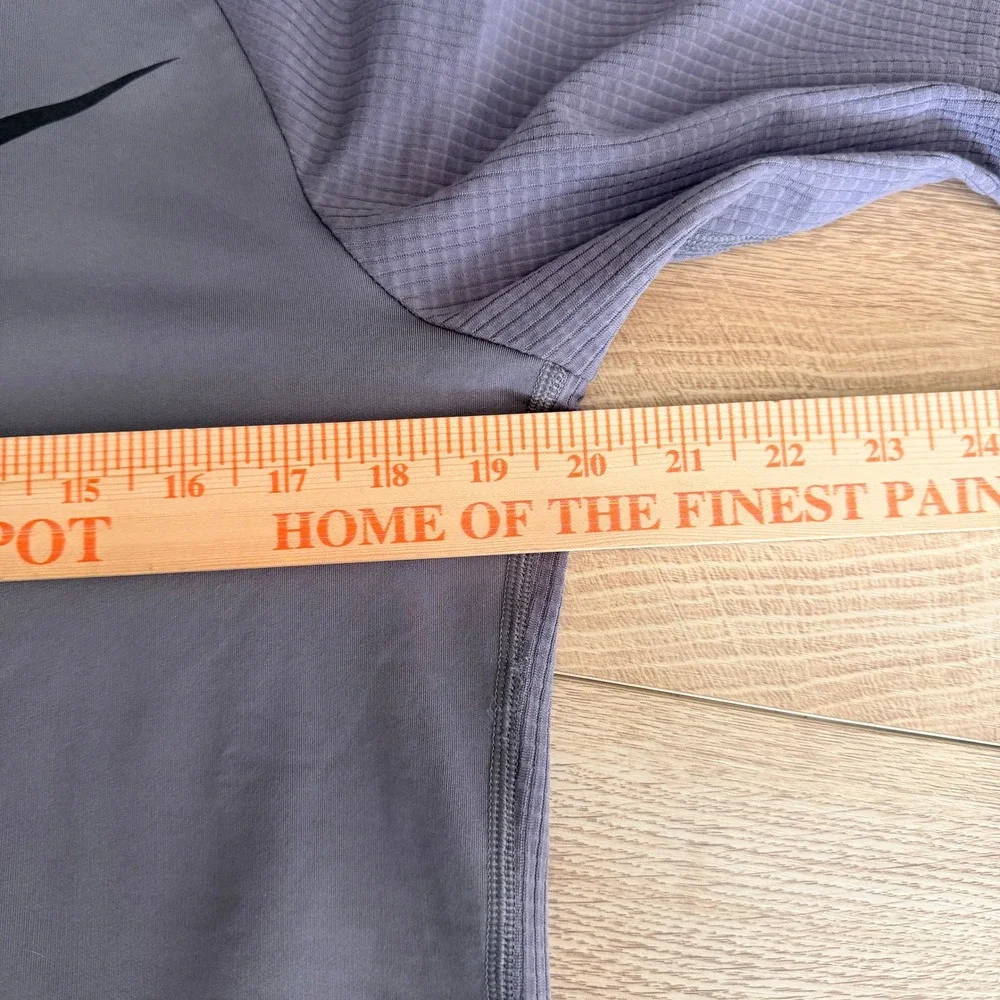 Nike Dri-FIT‎ Training Shirt Mens M Gray Waffle Knit Long Sleeve Kangaroo Pocket